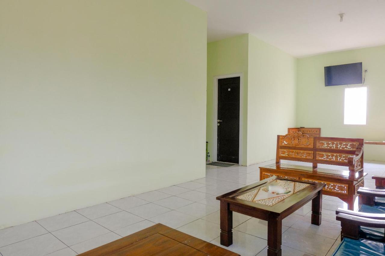 SPOT ON 2081 Sriwijaya Family Residence Lawang Dış mekan fotoğraf