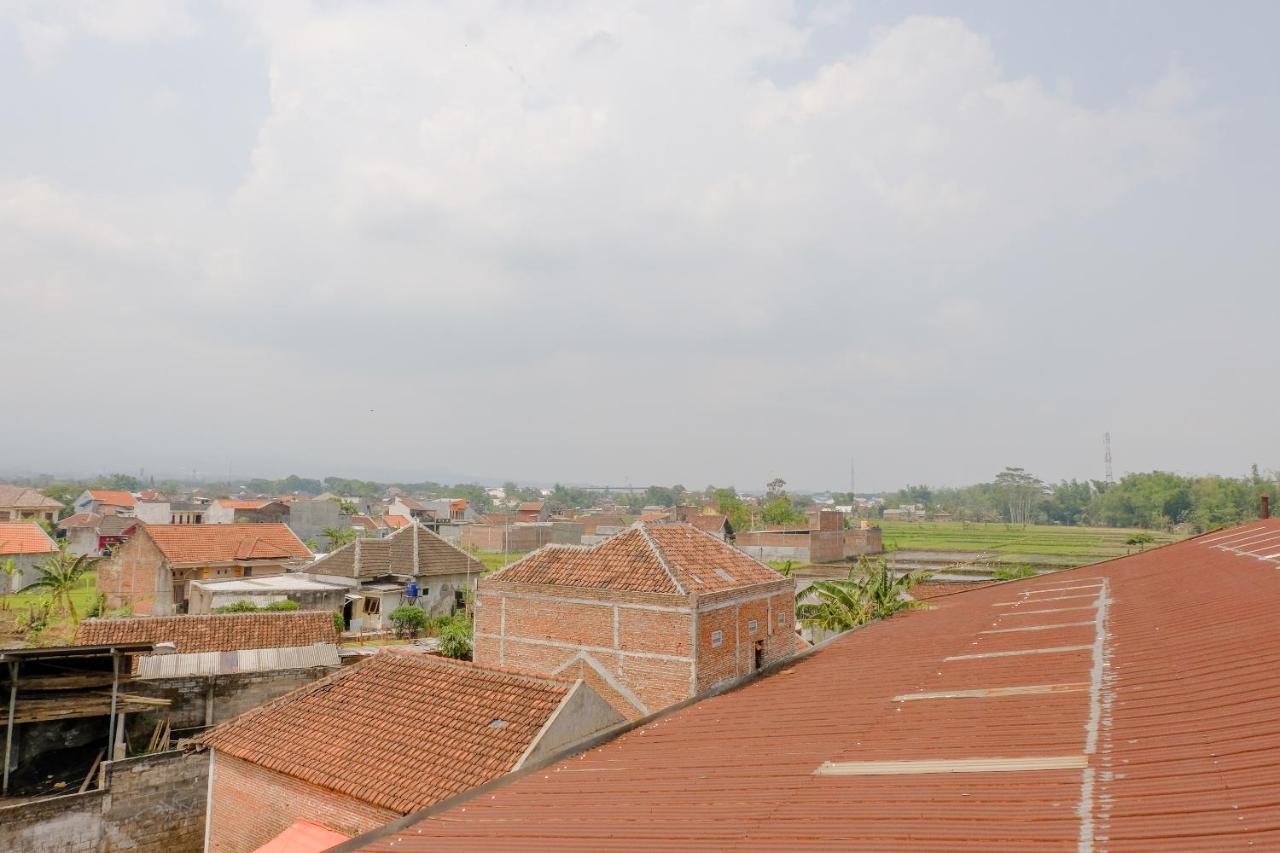 SPOT ON 2081 Sriwijaya Family Residence Lawang Dış mekan fotoğraf